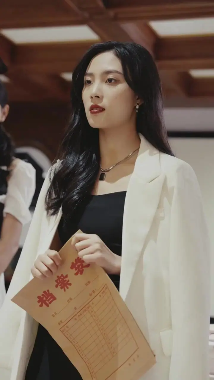 《我继承遗产成为神豪（千亿遗产）》：一夜暴富？看屌丝逆袭，青春回忆，开启开挂人生！