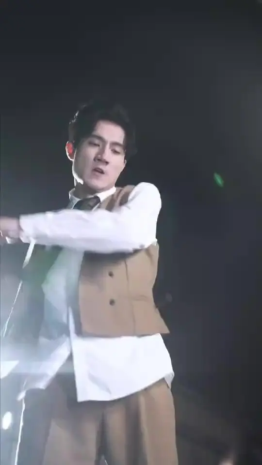 《总裁遗言有三点》：落难千金的逆袭之路，揭秘豪门恩怨与篮球之神的秘密！